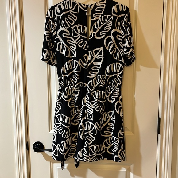Farm romper with pockets and front skirt Size L - Picture 6 of 11